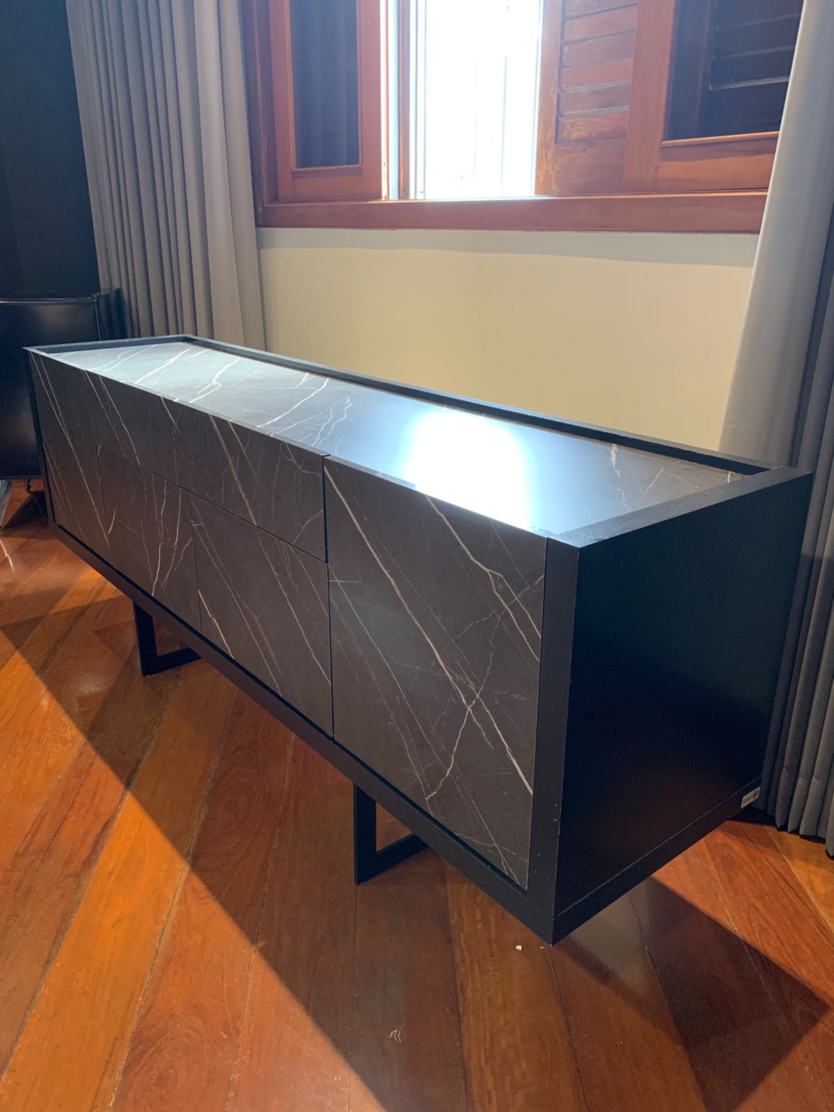 SDPM-0124 | BUFFET | L 44CM X C 1,80M X A 75CM