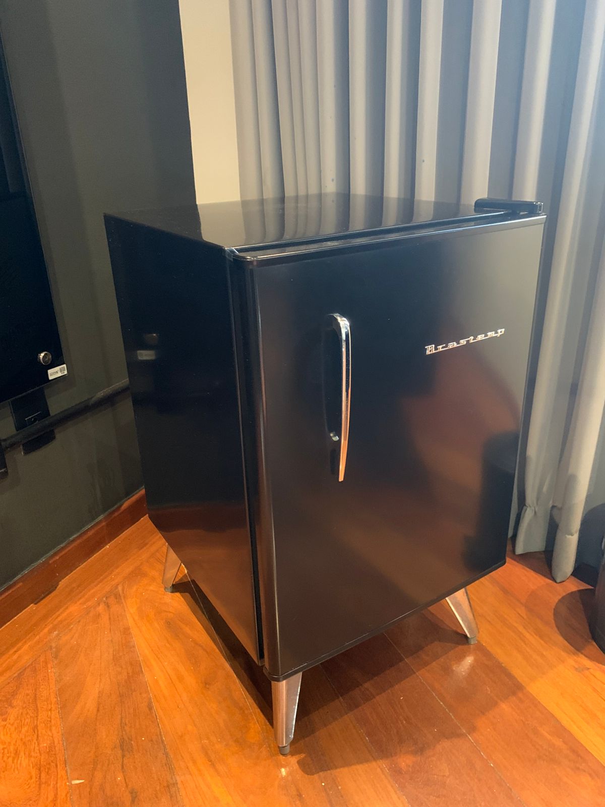 SDPM-0058 | FRIGOBAR