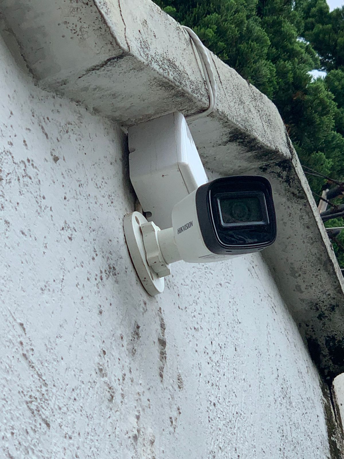 4 UN CÂMERAS EXTERNAS E SISTEMA