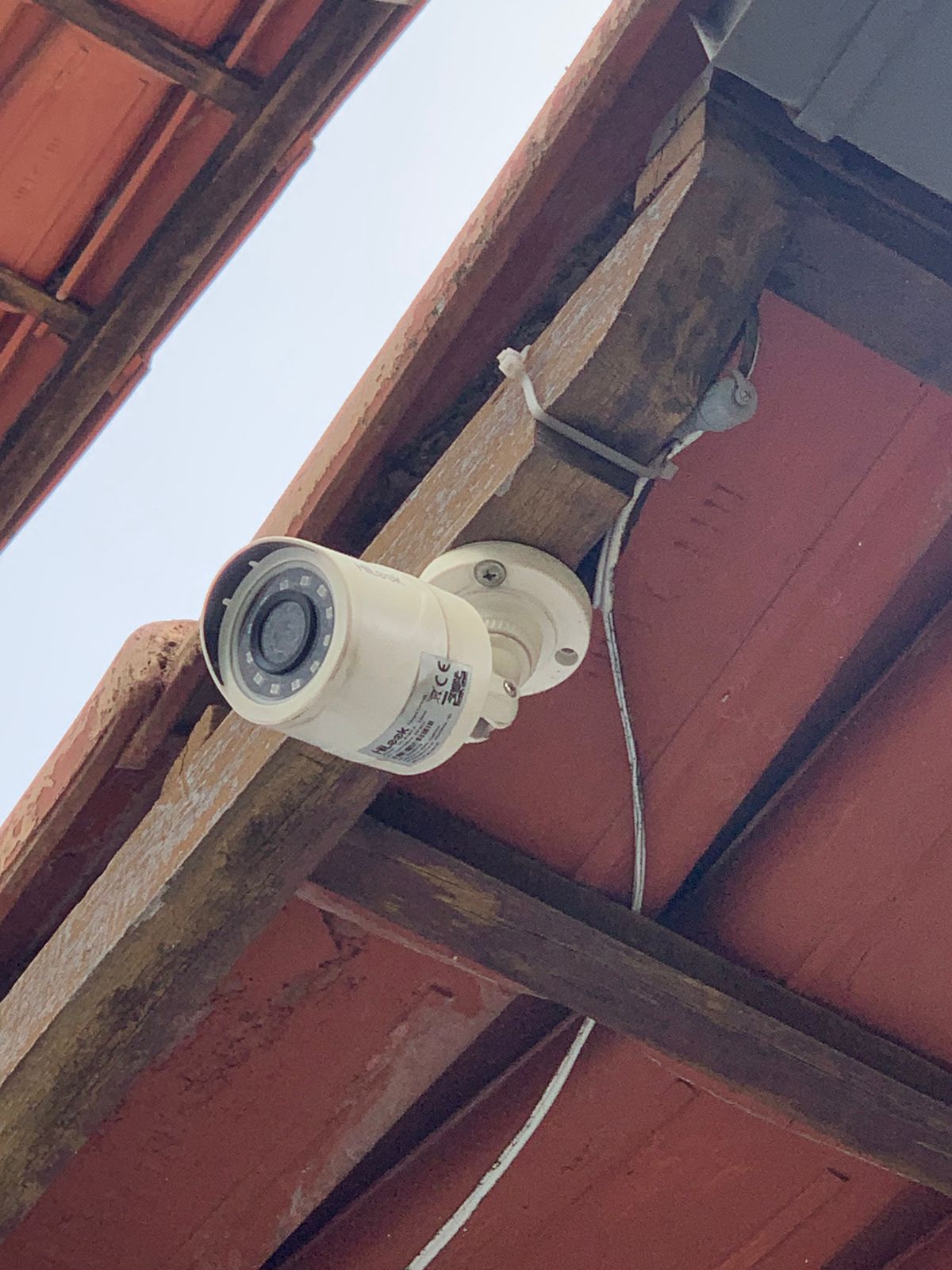 4 UN CÂMERAS EXTERNAS E SISTEMA