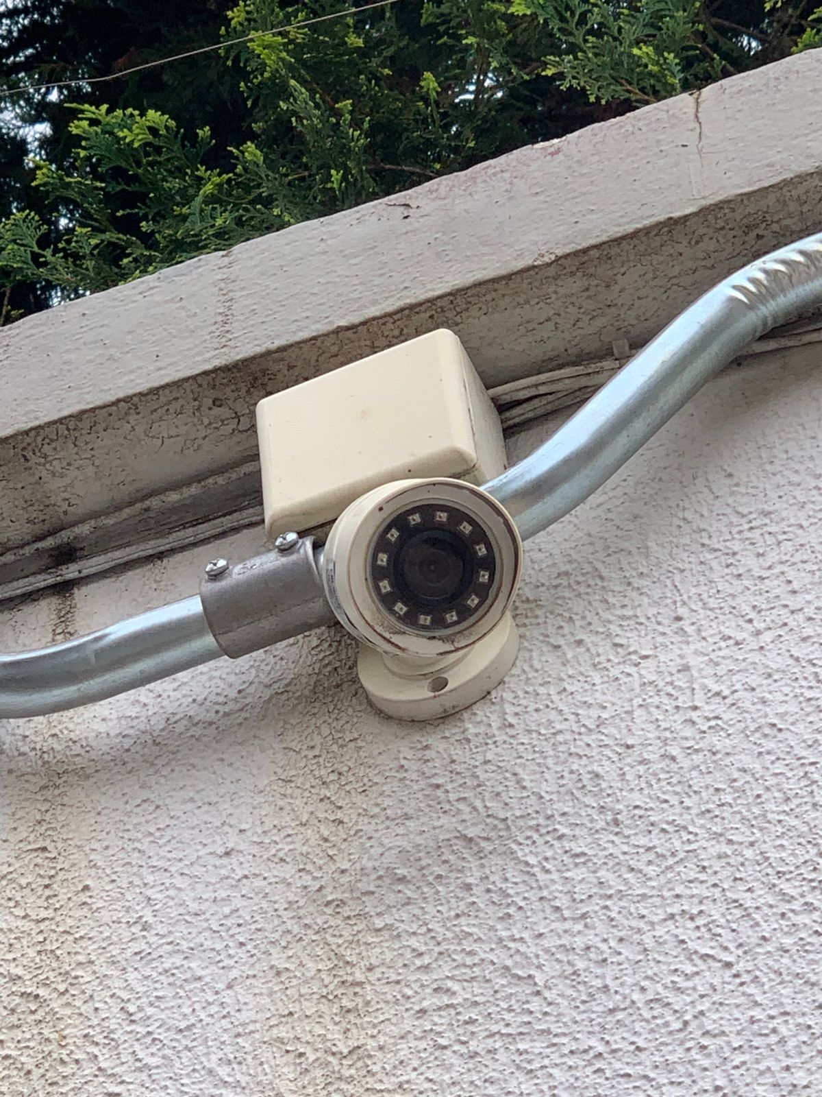 4 UN CÂMERAS EXTERNAS E SISTEMA