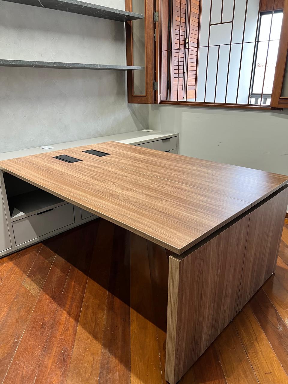 SDPM-0092 | ARMÁRIO + MESA DE ESCRITÓRIO 2 LUGARES + 2 PRATELEIRAS