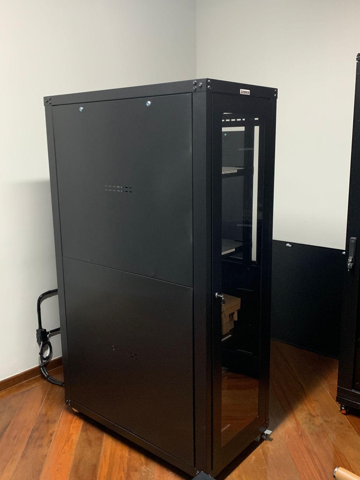 SDPM-0161 | RACK PRETO | C 1,12M X L 60CM X A 1,95M